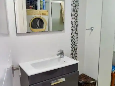 Einfamilien-Reihenhaus zur Miete in Calle del Albatros, 3, Alicante / Alacant Badezimmer von Einfamilien-Reihenhaus zur Miete in Alicante / Alacant mit Klimaanlage, Terrasse und Schwimmbad