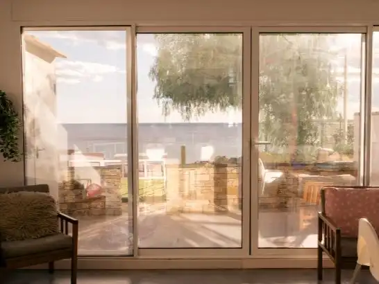 Einfamilien-Reihenhaus zur Miete in Calle del Albatros, 3, Alicante / Alacant Terrasse von Einfamilien-Reihenhaus zur Miete in Alicante / Alacant mit Klimaanlage, Terrasse und Schwimmbad