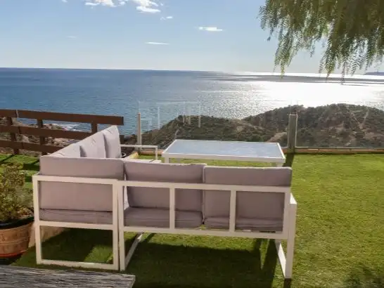 Einfamilien-Reihenhaus zur Miete in Calle del Albatros, 3, Alicante / Alacant Terrasse von Einfamilien-Reihenhaus zur Miete in Alicante / Alacant mit Klimaanlage, Terrasse und Schwimmbad