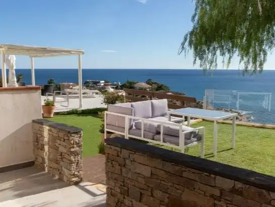 Einfamilien-Reihenhaus zur Miete in Calle del Albatros, 3, Alicante / Alacant Terrasse von Einfamilien-Reihenhaus zur Miete in Alicante / Alacant mit Klimaanlage, Terrasse und Schwimmbad