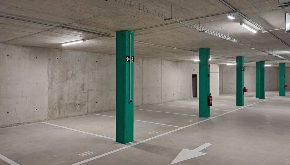 Garaje de alquiler en Calle Orestes Menéndez, 10, La Calzada, Gijón - imagen 1 Foto 1 de Garaje de alquiler en Calle Orestes Menéndez, 10, La Calzada, Gijón