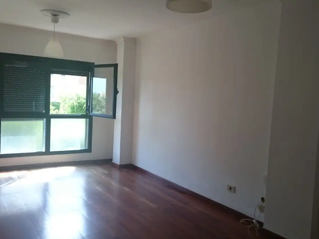 Piso de alquiler en Avenida Pintor Felo Monzón, 28, Las Palmas de Gran Canaria Sala de estar de Piso de alquiler en Las Palmas de Gran Canaria con Piscina y Balcón