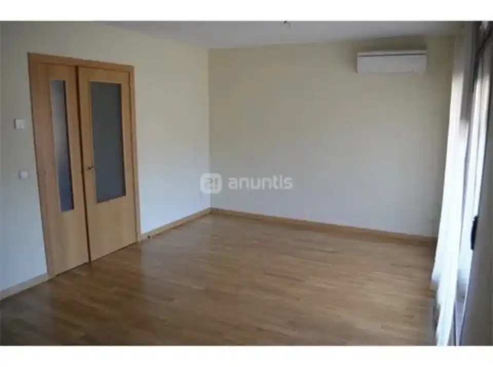 Flat for rent in Calle de Valdemilanos, 2, Las Vegas - El Pozanco - Adelfillas Bedroom of Flat for rent in Colmenar Viejo with Air Conditioner, Terrace and Swimming Pool