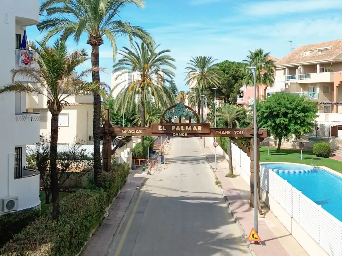 Casa adosada en venta en Carrer Òliba, 22, Dénia Vista exterior de Casa adosada en venta en Dénia con Aire acondicionado, Terraza y Piscina