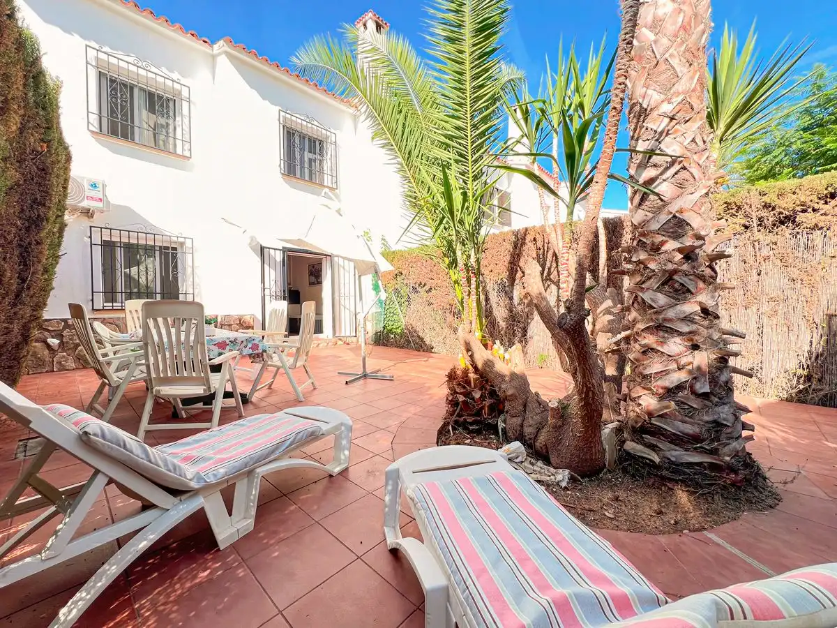 Casa adosada en venta en Carrer Òliba, 22, Dénia Terraza de Casa adosada en venta en Dénia con Aire acondicionado, Terraza y Piscina