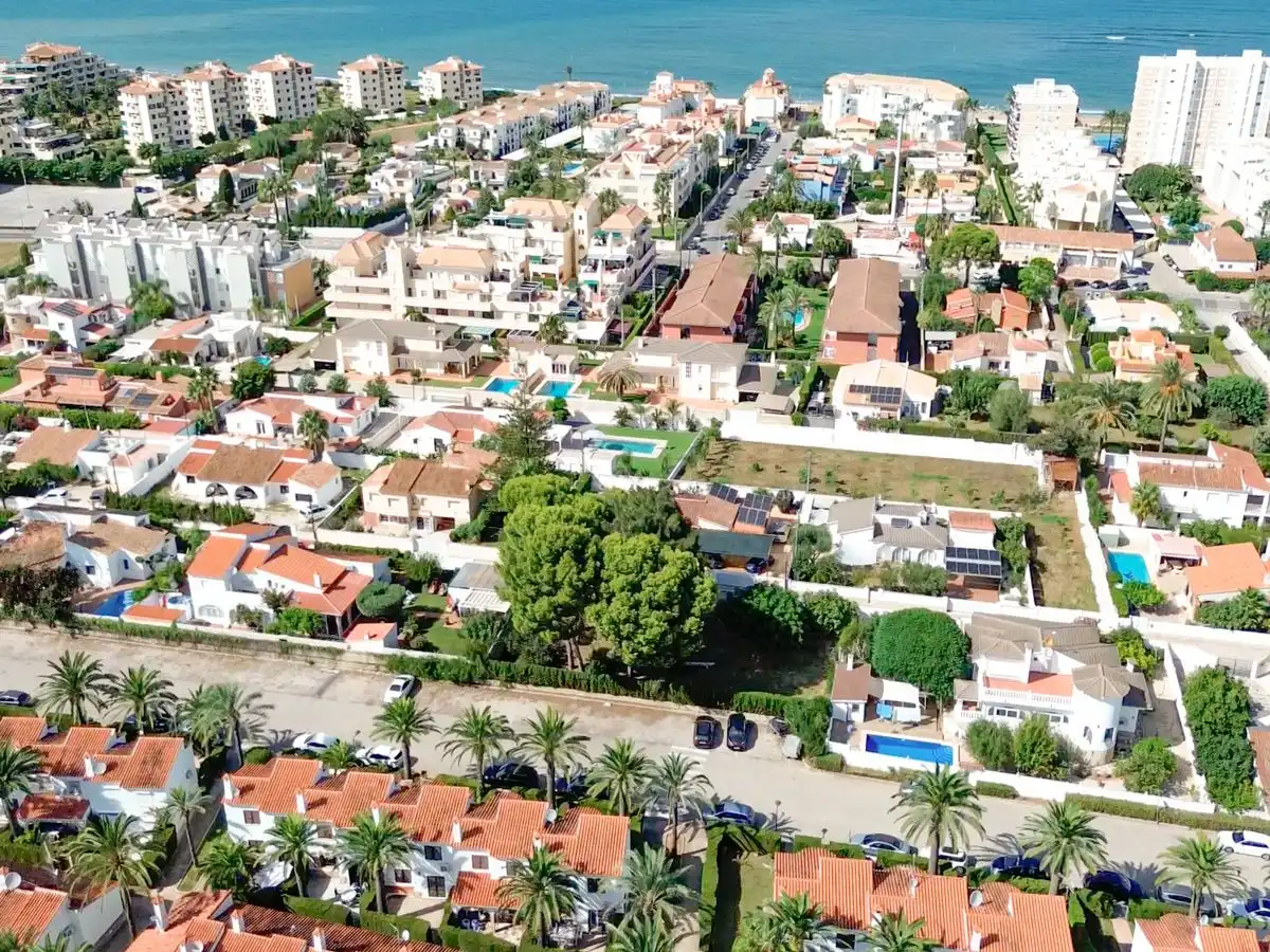 Casa adosada en venta en Carrer Òliba, 22, Dénia Vista exterior de Casa adosada en venta en Dénia con Aire acondicionado, Terraza y Piscina