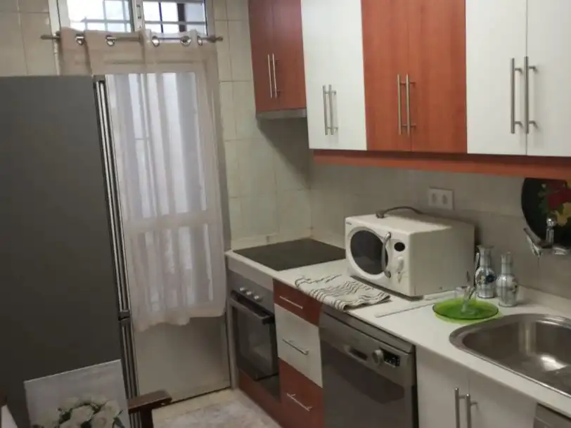 Piso de alquiler en Carretera Candeleda, 36, Arenas de San Pedro Cocina de Piso de alquiler en Arenas de San Pedro con Calefacción, Jardín privado y Parquet
