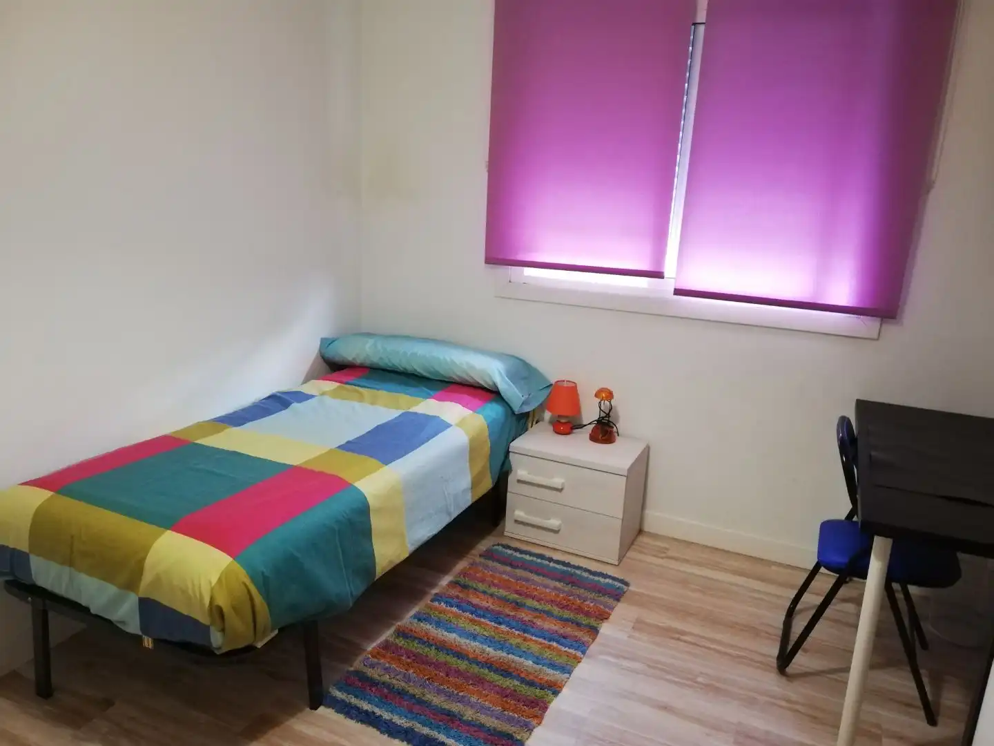 Room in Rúa de Alexandre Bóveda, 8, As Travesas - Balaídos Bedroom of Flat for share in Vigo with Heating, Parquet flooring and Furnished