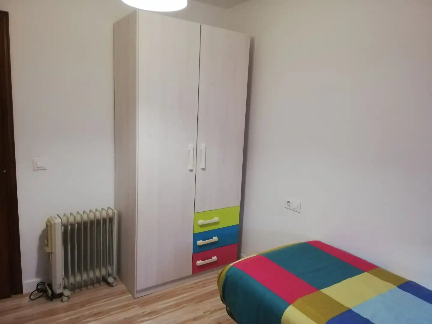 Room in Rúa de Alexandre Bóveda, 8, As Travesas - Balaídos Bedroom of Flat for share in Vigo with Heating, Parquet flooring and Furnished