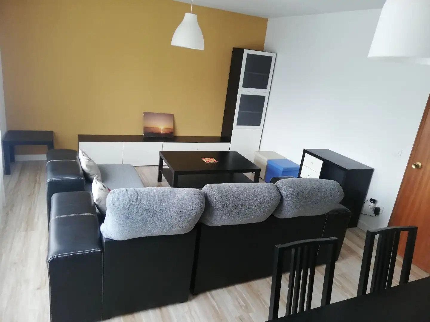 Room in Rúa de Alexandre Bóveda, 8, As Travesas - Balaídos Living room of Flat for share in Vigo with Heating, Parquet flooring and Furnished