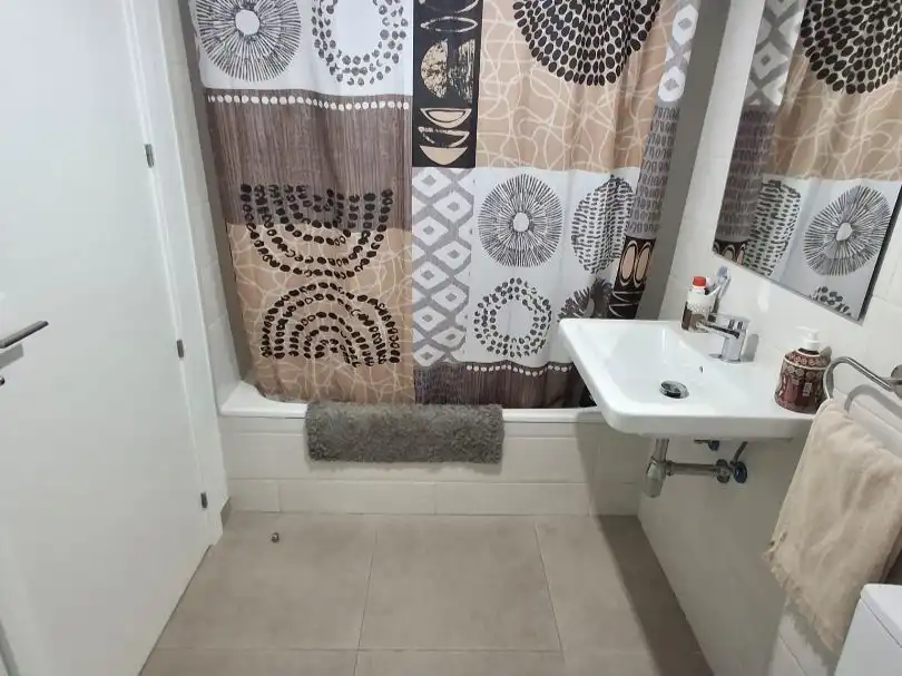 Piso en venta en Avenida de las Universidades, 8, Dos Hermanas Baño de Piso en venta en Dos Hermanas con Aire acondicionado, Terraza y Piscina