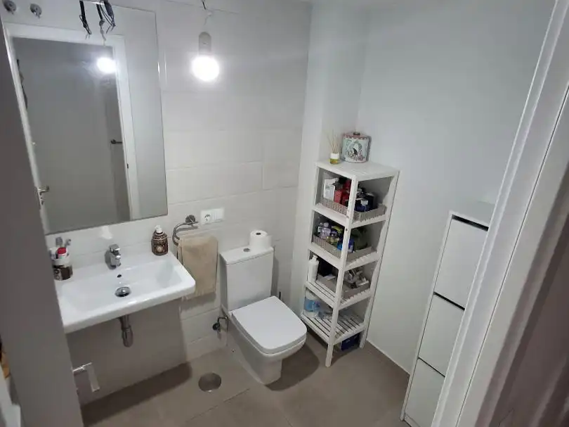 Piso en venta en Avenida de las Universidades, 8, Dos Hermanas Baño de Piso en venta en Dos Hermanas con Aire acondicionado, Terraza y Piscina