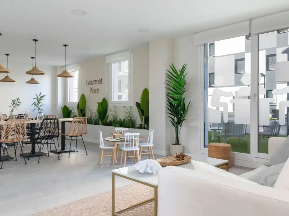 Piso en venta en Avenida de las Universidades, 8, Dos Hermanas Comedor de Piso en venta en Dos Hermanas con Aire acondicionado, Terraza y Piscina