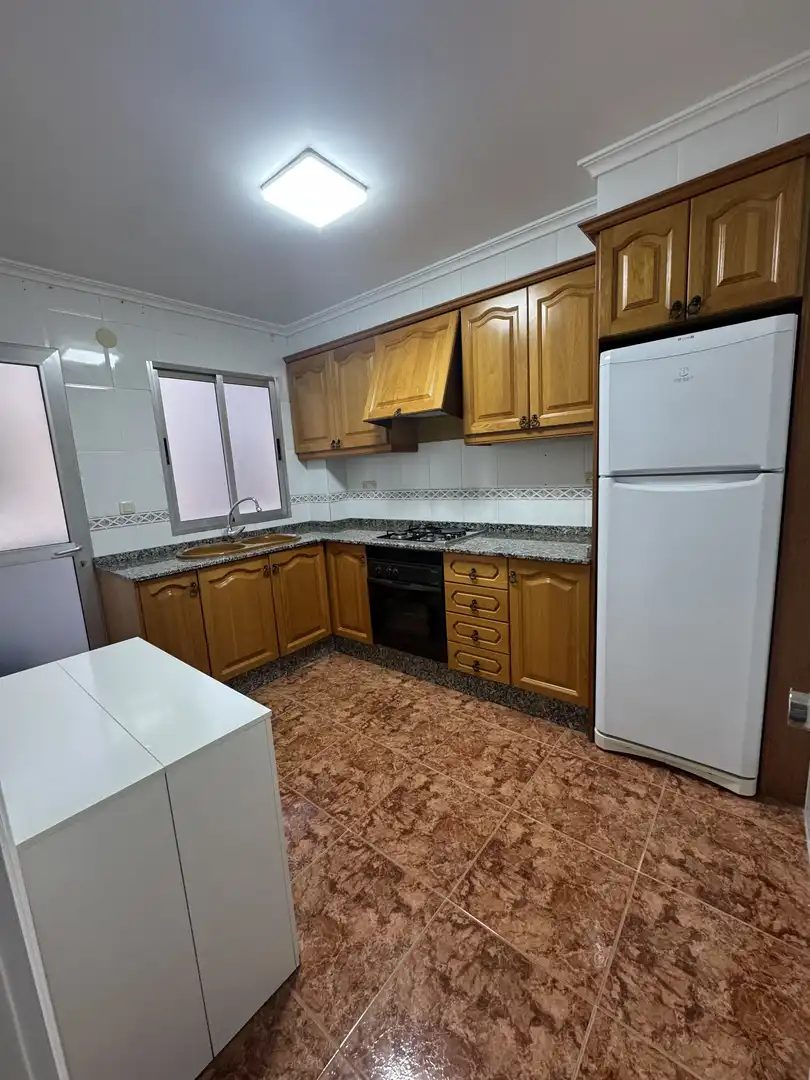 Habitación en CV-406, 14, Metro - Auditorio Cocina de Piso para compartir en Paiporta con Aire acondicionado y Balcón