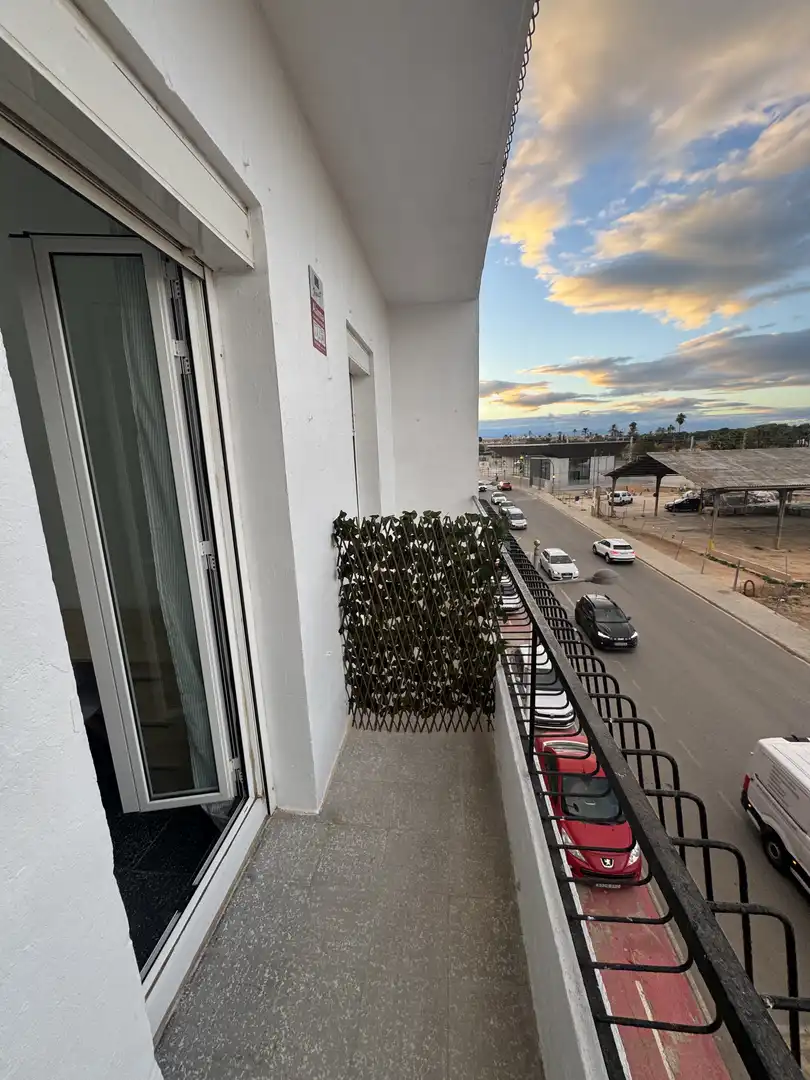 Habitación en CV-406, 14, Metro - Auditorio Terraza de Piso para compartir en Paiporta con Aire acondicionado y Balcón