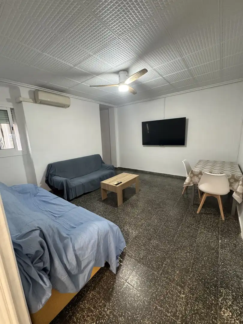 Habitación en CV-406, 14, Metro - Auditorio Piso para compartir en Paiporta con Aire acondicionado y Balcón