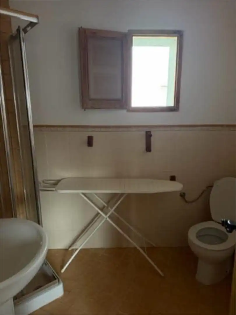 Piso de alquiler en Zújar Baño de Piso de alquiler en Zújar con Amueblado