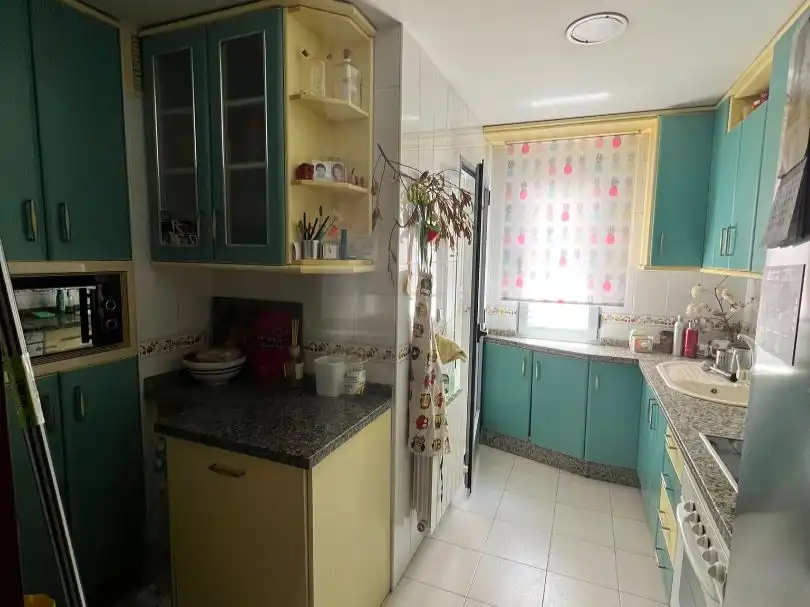 Wohnung zum Verkauf in Calle de Ben Saprut, 4, El Valle - Universidad Küche von Wohnung zum Verkauf in Jaén Capital mit Klimaanlage, Terrasse und Schwimmbad