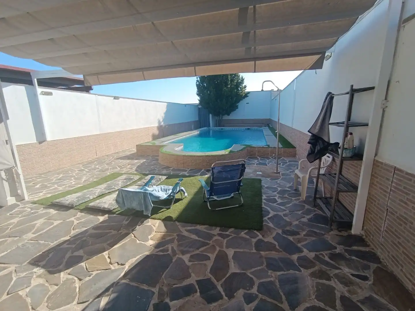 Casa adosada en venda a Calle Infanta Margarita, 3, Puente Tablas - Puente Nuevo - Cerro Molina Piscina de Casa adosada en venda en Jaén amb Aire condicionat, Calefacció i Terrassa