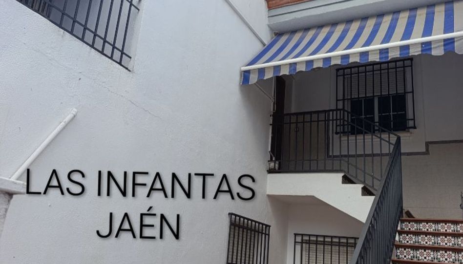 Casa adosada en venda a Calle Infanta Margarita, 3, Puente Tablas - Puente Nuevo - Cerro Molina, Jaén Capital - imatge 1 Foto 1 de Casa adosada en venda a Calle Infanta Margarita, 3, Puente Tablas - Puente Nuevo - Cerro Molina, Jaén Capital