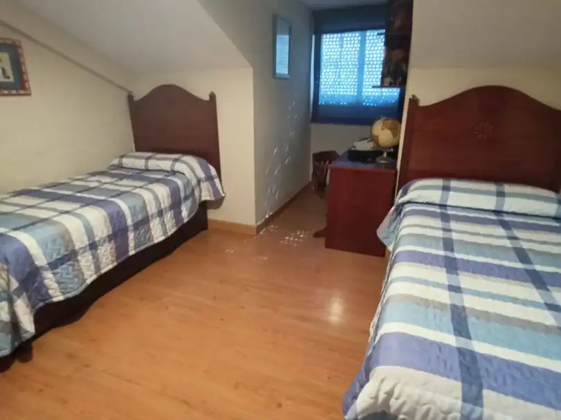 Casa adosada en venda a Calle Infanta Margarita, 3, Puente Tablas - Puente Nuevo - Cerro Molina Dormitori de Casa adosada en venda en Jaén amb Aire condicionat, Calefacció i Terrassa