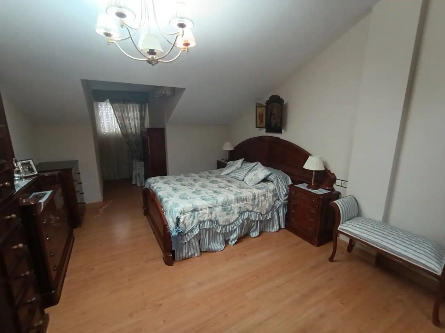Casa adosada en venda a Calle Infanta Margarita, 3, Puente Tablas - Puente Nuevo - Cerro Molina Dormitori de Casa adosada en venda en Jaén amb Aire condicionat, Calefacció i Terrassa