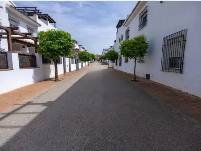 Vista exterior de Casa o xalet de lloguer en Dos Hermanas amb Aire condicionat, Terrassa i Traster