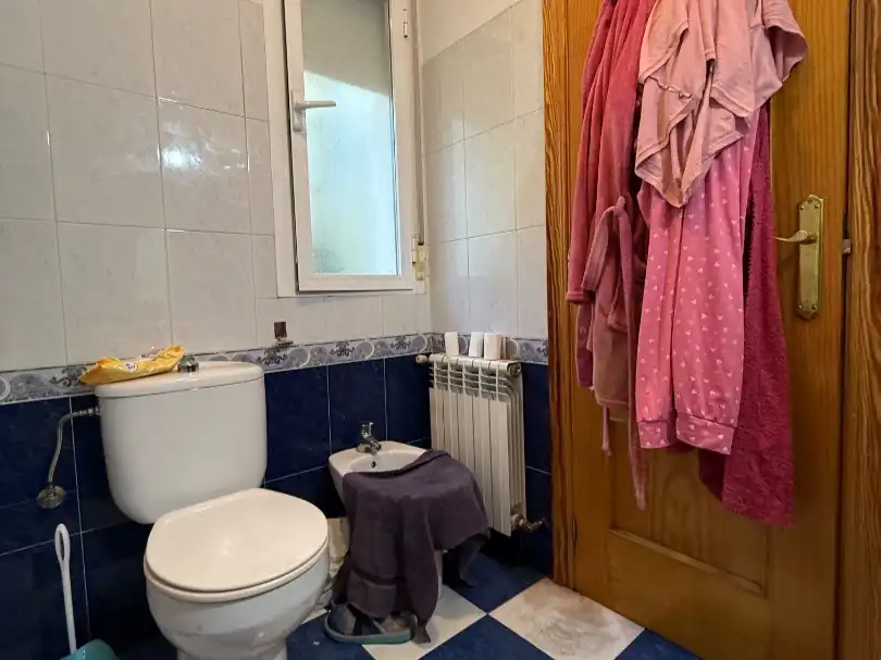 Flat for sale in Calle el Pinar, 91, Marugán Bathroom of Flat for sale in Marugán with Heating, Private garden and Terrace