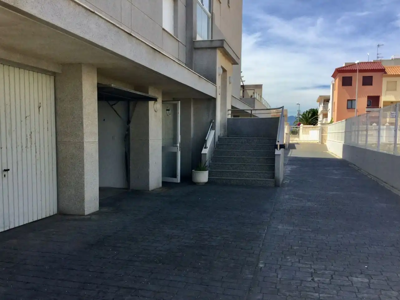 Wohnungen zum Verkauf in Carrer D'argelers, 20, Oliva Außenansicht von Wohnungen zum Verkauf in Oliva mit Klimaanlage und Terrasse