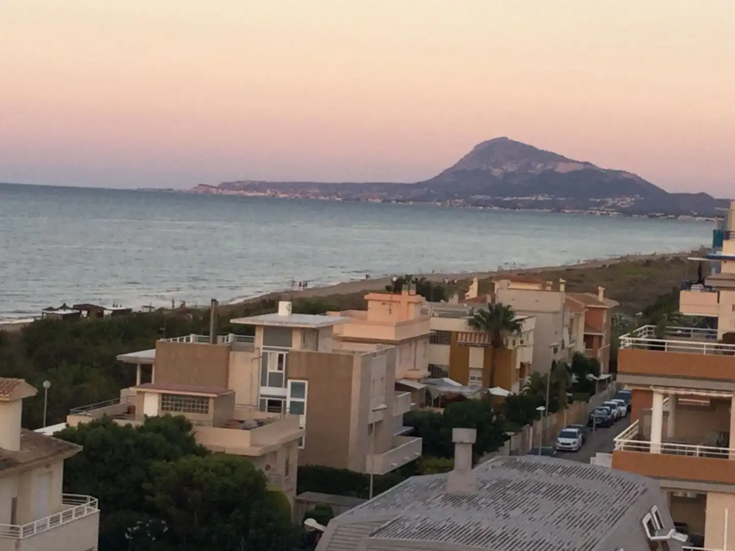 Wohnungen zum Verkauf in Carrer D'argelers, 20, Oliva Außenansicht von Wohnungen zum Verkauf in Oliva mit Klimaanlage und Terrasse