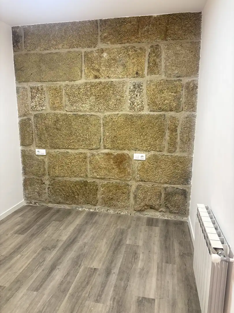 Flat for rent in Praza Porta do Sol, 13, Casco Vello Flat for rent in Vigo with Heating, Parquet flooring and Storage room