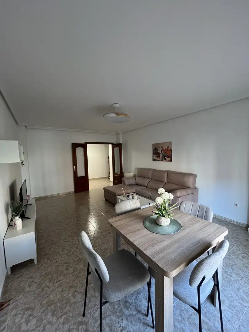 Zimmer in Avenida Francisco Aguirre, 196, El Pilar - La Estación Wohnzimmer von Wohnung zur untervermieten in Talavera de la Reina mit Heizung, Möbliert und Balkon