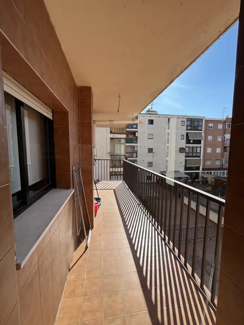 Zimmer in Avenida Francisco Aguirre, 196, El Pilar - La Estación Terrasse von Wohnung zur untervermieten in Talavera de la Reina mit Heizung, Möbliert und Balkon