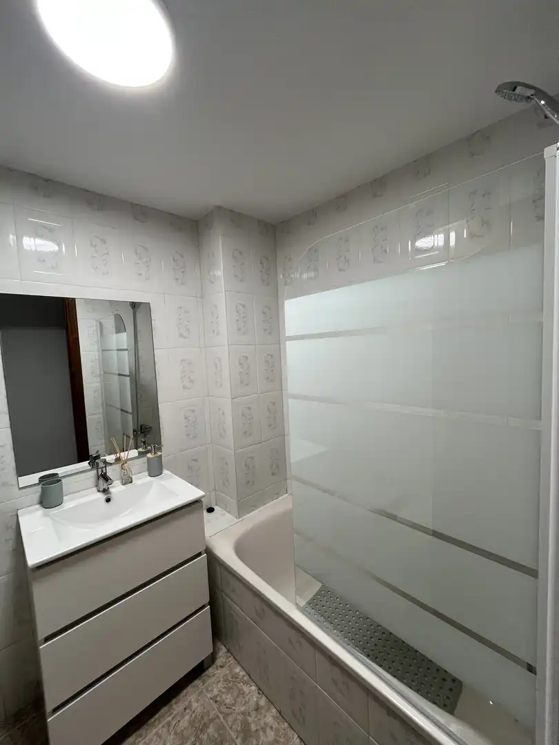 Zimmer in Avenida Francisco Aguirre, 196, El Pilar - La Estación Badezimmer von Wohnung zur untervermieten in Talavera de la Reina mit Heizung, Möbliert und Balkon