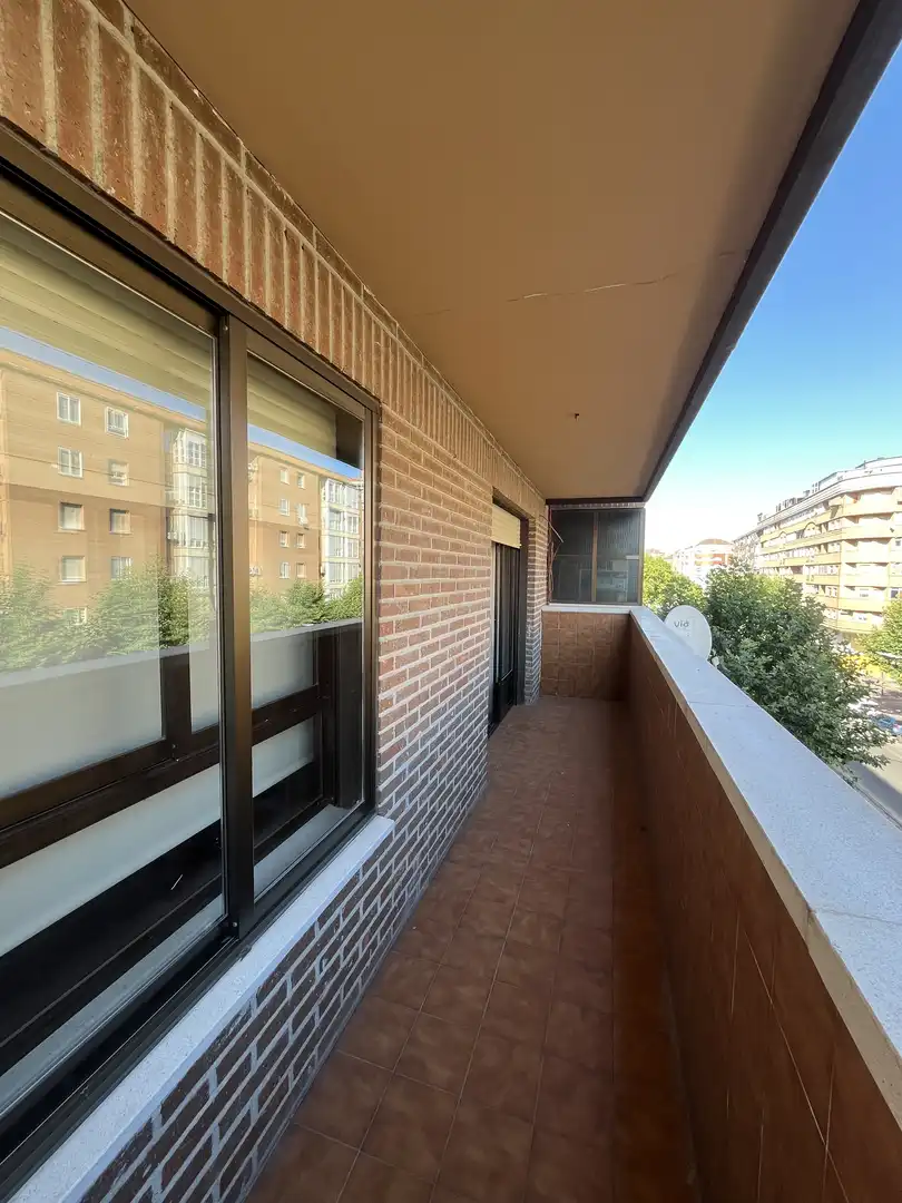 Zimmer in Avenida Francisco Aguirre, 196, El Pilar - La Estación Terrasse von Wohnung zur untervermieten in Talavera de la Reina mit Heizung, Möbliert und Balkon