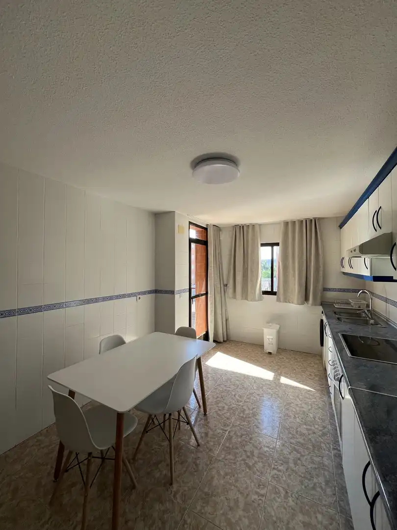 Zimmer in Avenida Francisco Aguirre, 196, El Pilar - La Estación Schlafzimmer von Wohnung zur untervermieten in Talavera de la Reina mit Heizung, Möbliert und Balkon
