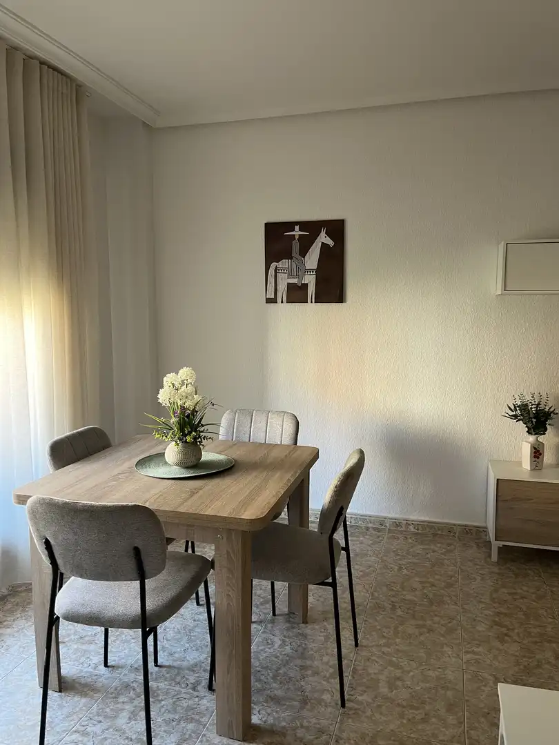 Zimmer in Avenida Francisco Aguirre, 196, El Pilar - La Estación Esszimmer von Wohnung zur untervermieten in Talavera de la Reina mit Heizung, Möbliert und Balkon