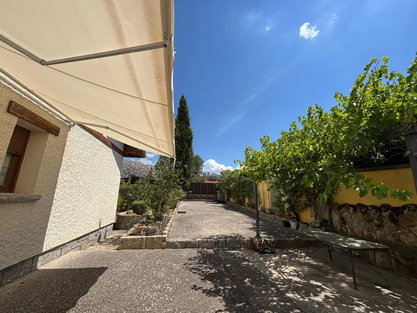Houses for sale in Calle del Duero, 15, Manzanares El Real Terrace of Houses for sale in Manzanares El Real with Air Conditioner, Heating and Private garden