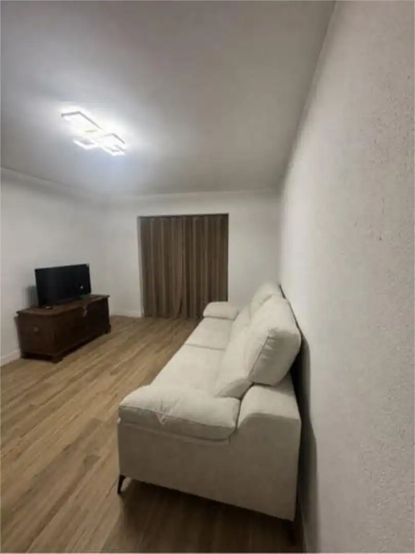 Piso de alquiler en La Reconquista - El Rosario Sala de estar de Piso de alquiler en Algeciras con Terraza y Amueblado