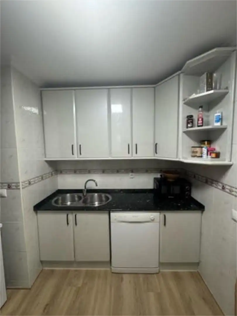 Piso de alquiler en La Reconquista - El Rosario Cocina de Piso de alquiler en Algeciras con Terraza y Amueblado