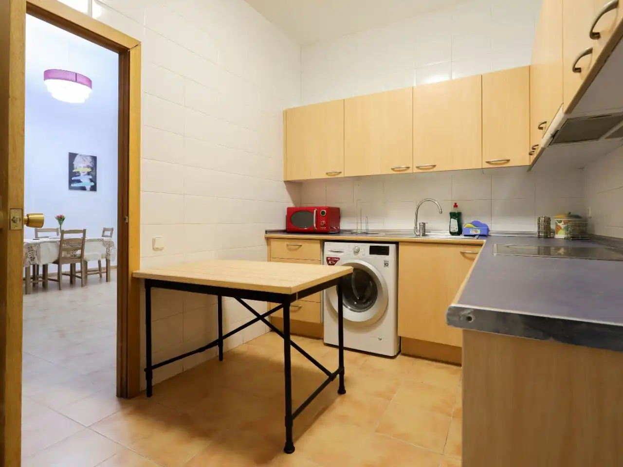 Flat for rent in Carrer Nou de Sant Francesc, 2, Barcelona Capital Kitchen of Flat for rent in Barcelona Capital with Air Conditioner and Balcony