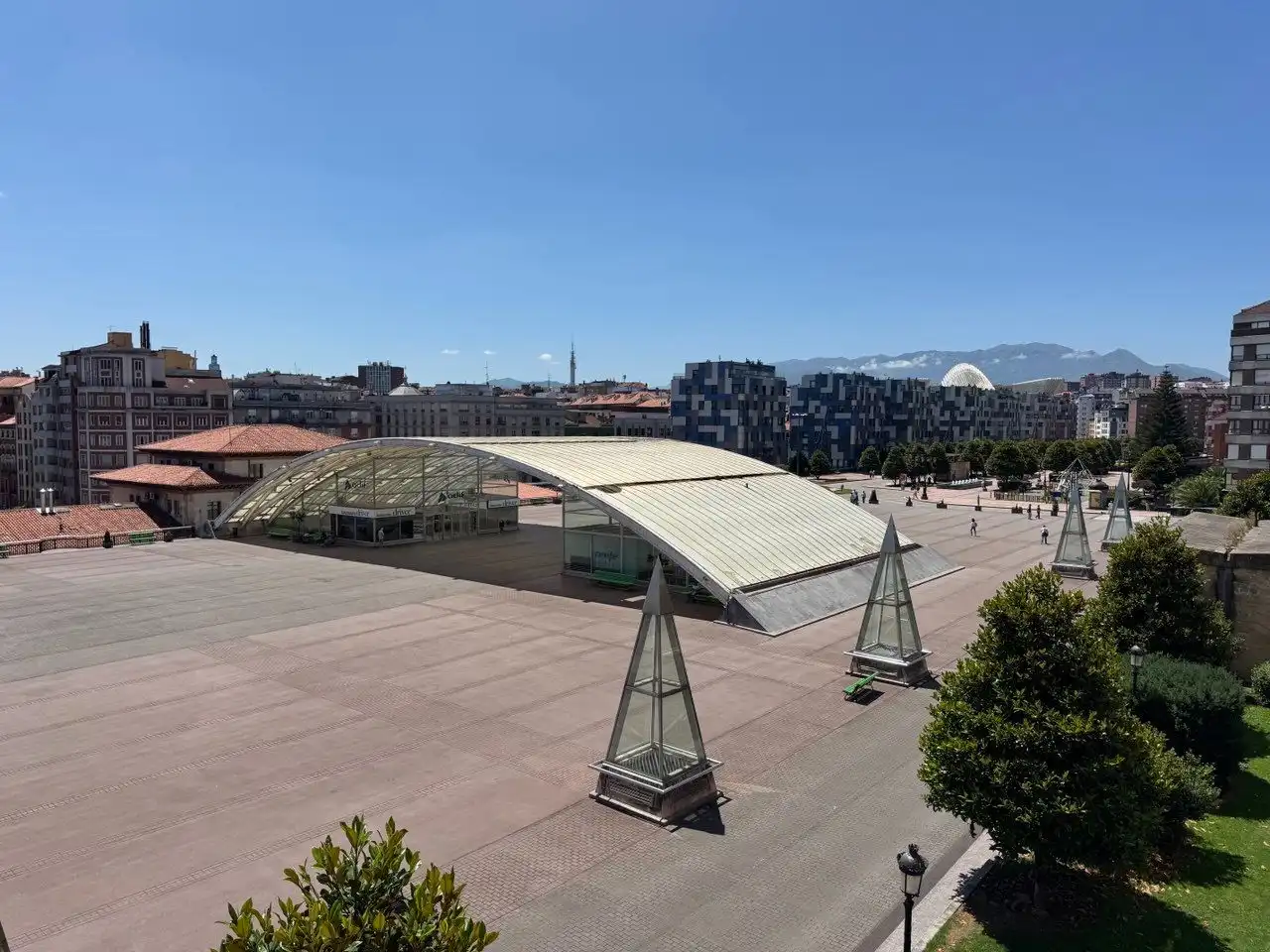 Piso en venta en Calle Tito Bustillo, 10, Ciudad Naranco - Prados de La Fuente Vista exterior de Piso en venta en Oviedo con Calefacción, Parquet y Trastero