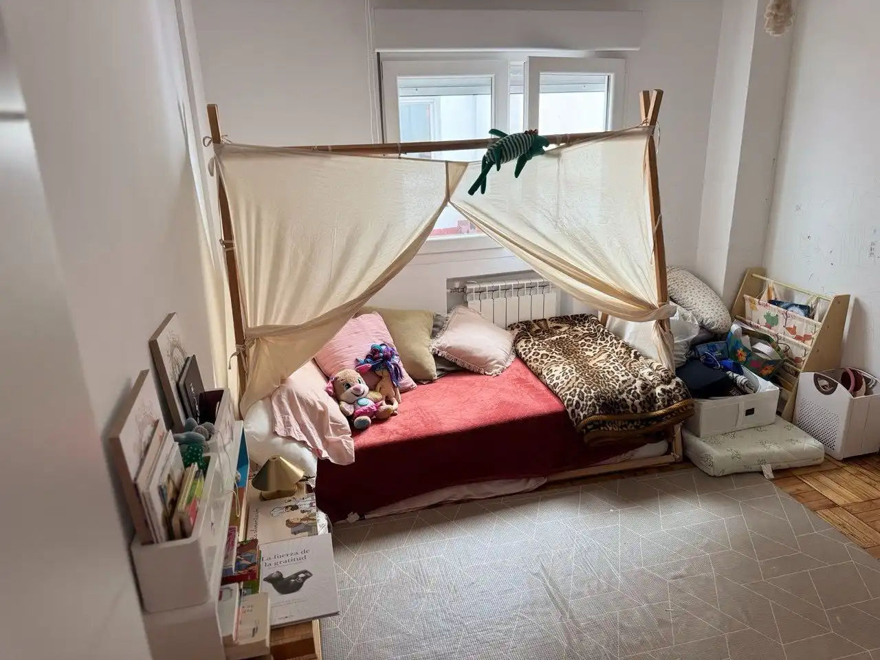 Piso en venta en Calle Tito Bustillo, 10, Ciudad Naranco - Prados de La Fuente Habitación de Piso en venta en Oviedo con Calefacción, Parquet y Trastero