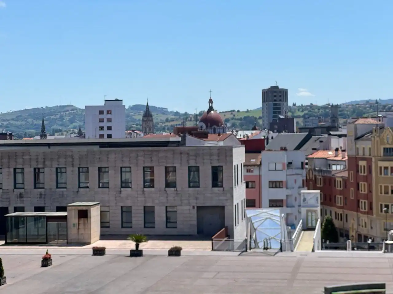 Piso en venta en Calle Tito Bustillo, 10, Ciudad Naranco - Prados de La Fuente Vista exterior de Piso en venta en Oviedo con Calefacción, Parquet y Trastero