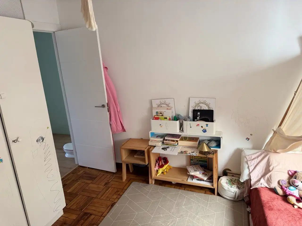 Piso en venta en Calle Tito Bustillo, 10, Ciudad Naranco - Prados de La Fuente Habitación de Piso en venta en Oviedo con Calefacción, Parquet y Trastero