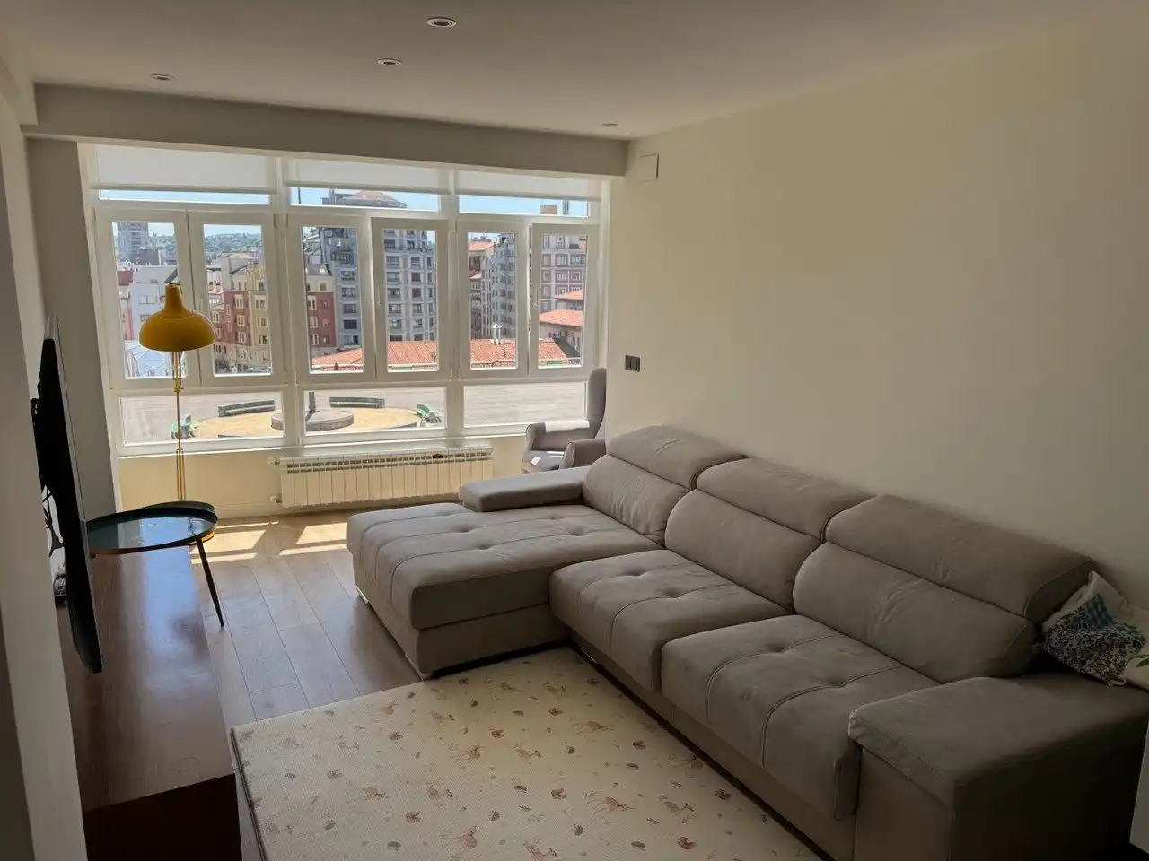 Piso en venta en Calle Tito Bustillo, 10, Ciudad Naranco - Prados de La Fuente Sala de estar de Piso en venta en Oviedo con Calefacción, Parquet y Trastero