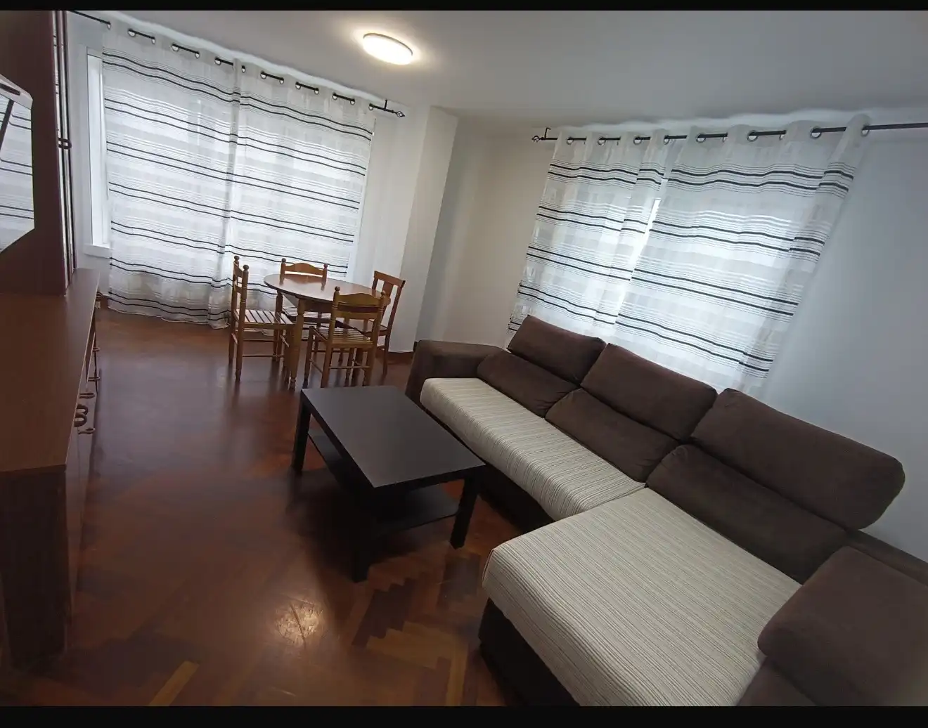 Pis de lloguer a Calle General Salcedo Molinuevo, Los Castros - Castrillón Sala d'estar de Pis de lloguer en A Coruña Capital amb Calefacció, Parquet i Traster