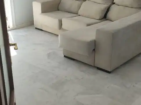 Casa adosada en venda a Calle Vespasiano, 3, Coria del Río Sala d'estar de Casa adosada en venda en Coria del Río amb Aire condicionat, Terrassa i Balcó