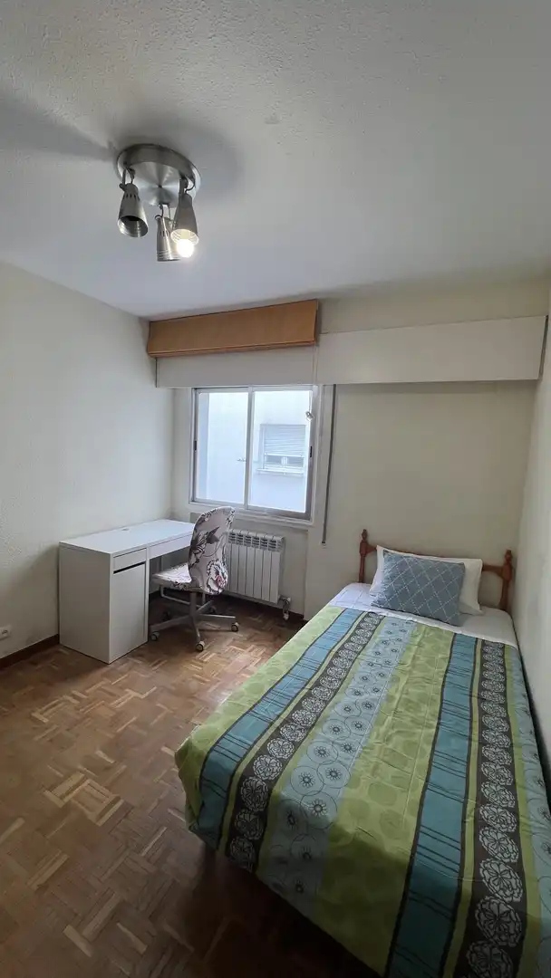 Habitació a Calle de Ramón Gómez de la Serna, 109, Peñagrande Habitació a Calle de Ramón Gómez de la Serna, 109, Peñagrande