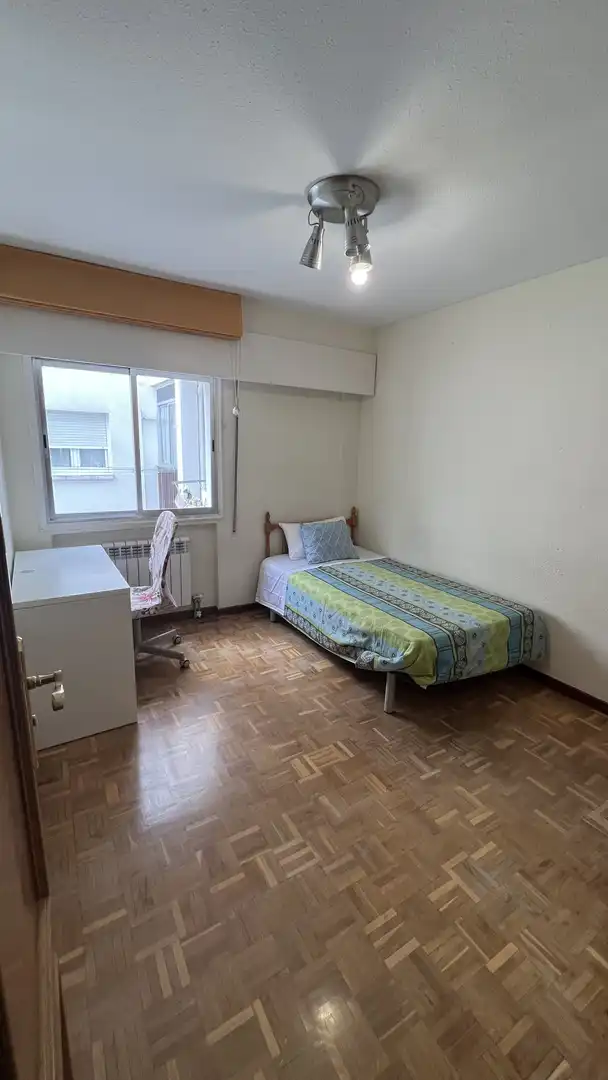 Habitació a Calle de Ramón Gómez de la Serna, 109, Peñagrande Habitació a Calle de Ramón Gómez de la Serna, 109, Peñagrande